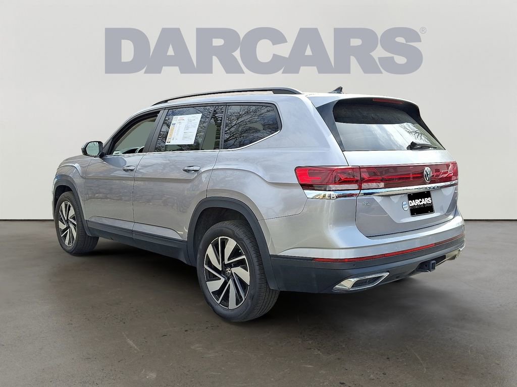 Used 2025 Volkswagen Atlas SE image 4