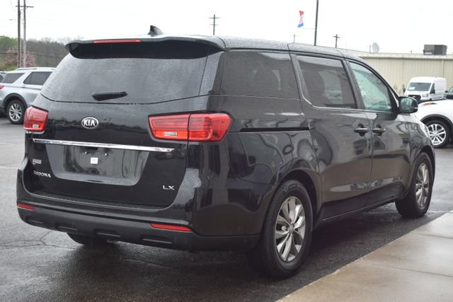 Used 2019 Kia Sedona LX image 9