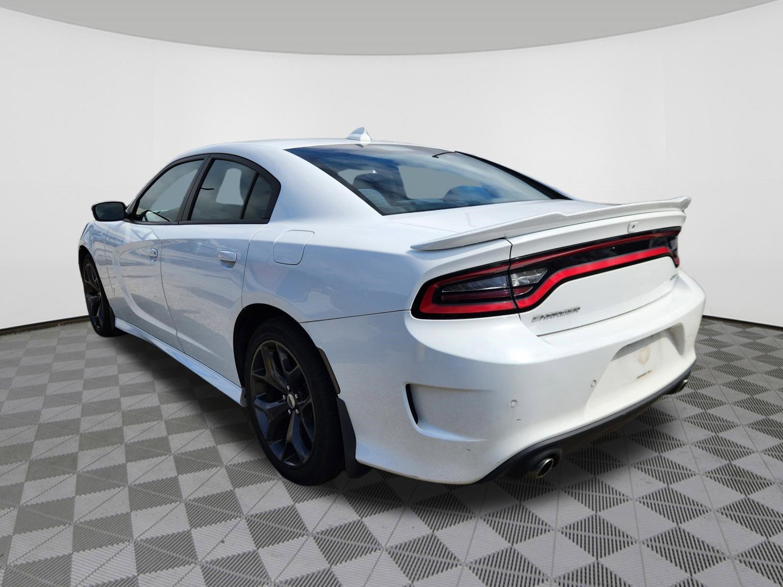 Used 2019 Dodge Charger GT RWD image 3