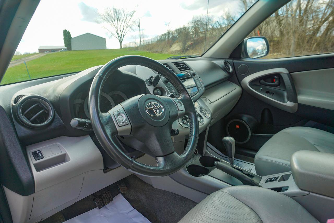 Used 2008 Toyota RAV4 Limited image 14