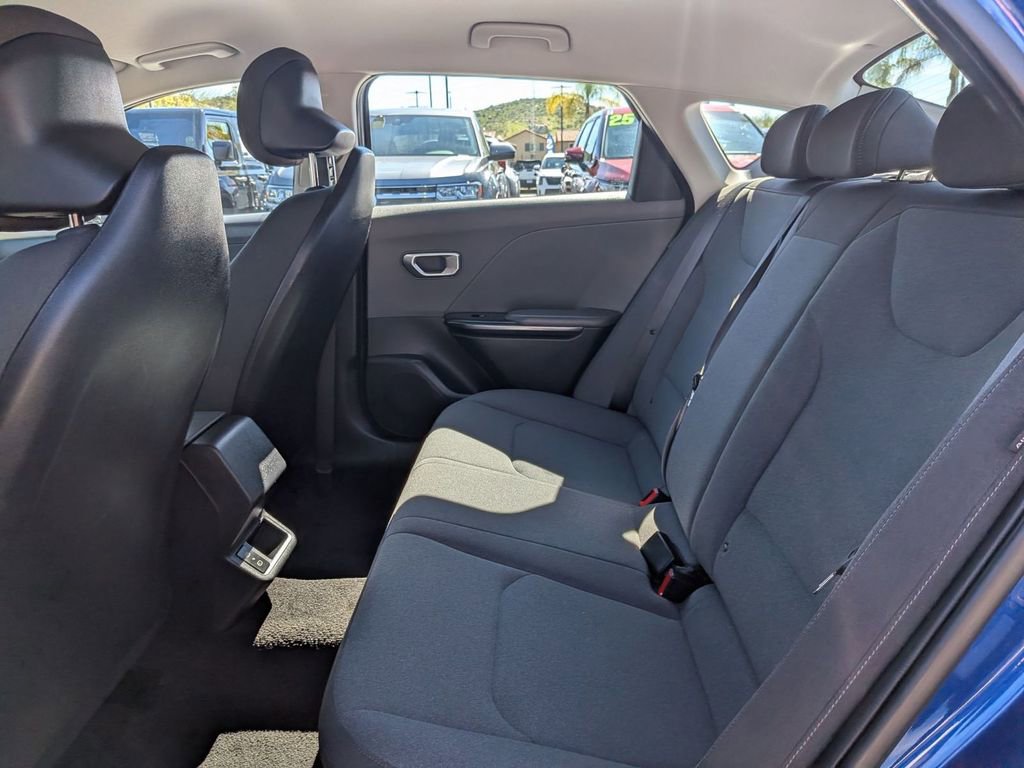 Used 2025 Kia K4 LXS image 27