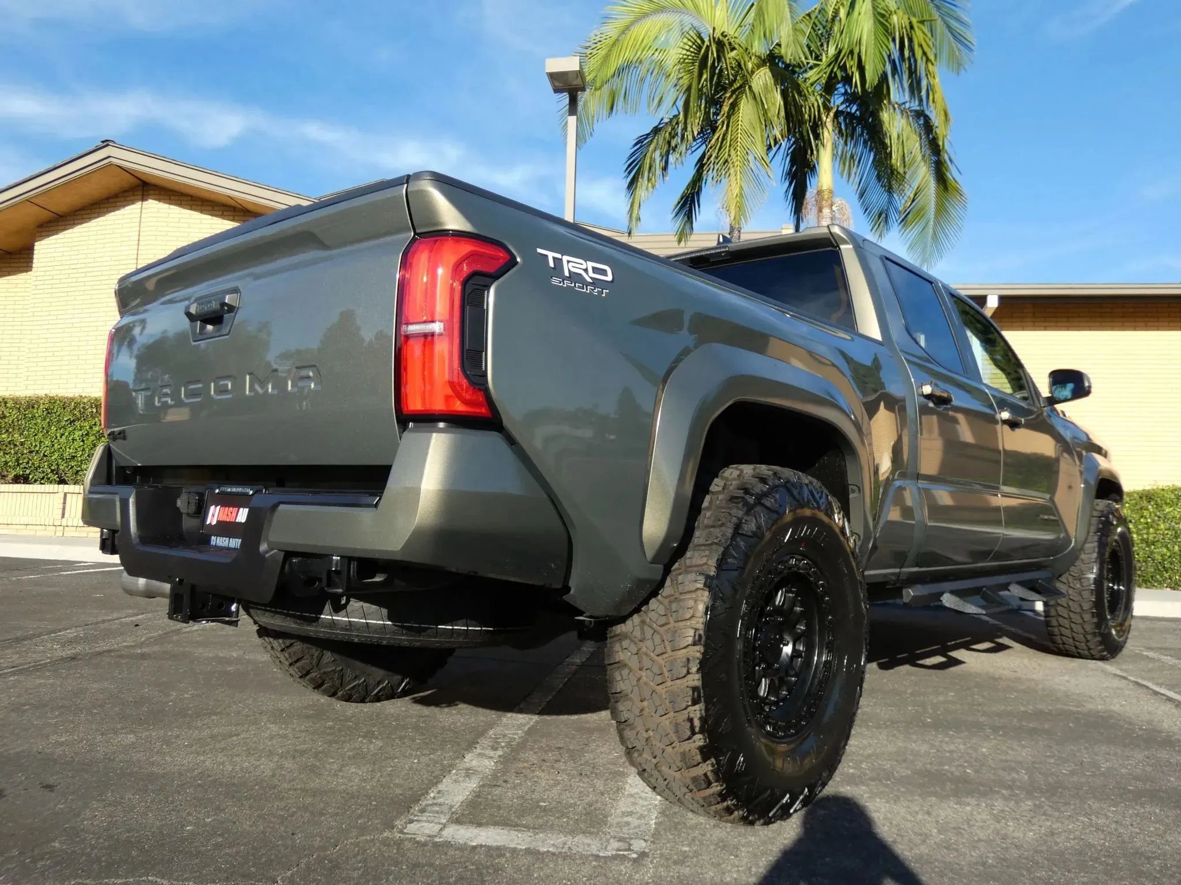 Used 2025 Toyota Tacoma TRD Sport image 8