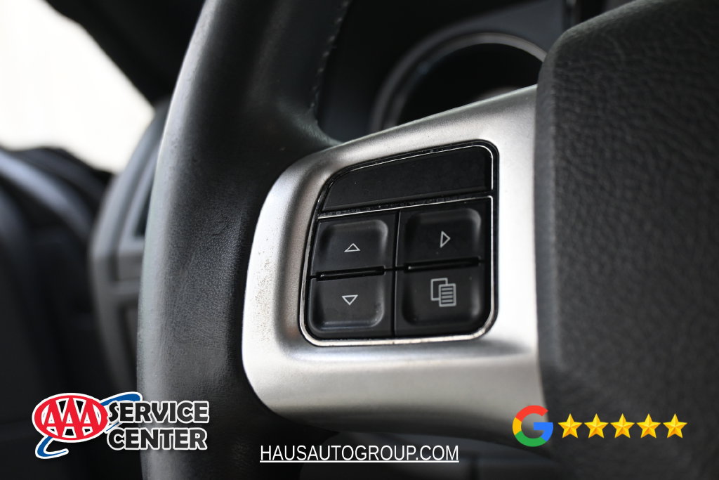 Used 2013 Dodge Challenger SXT RWD image 13