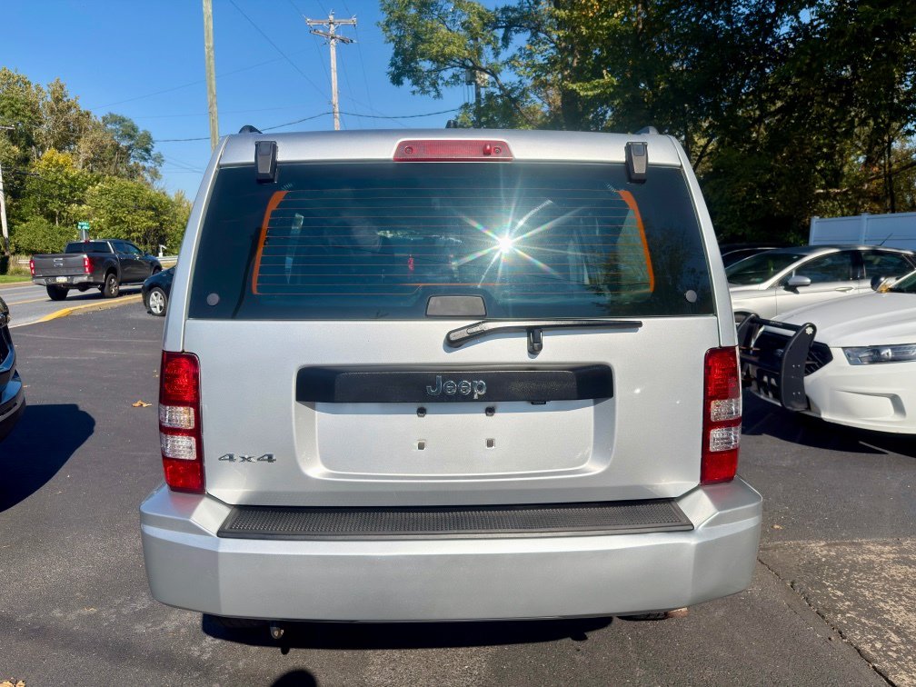 Used 2012 Jeep Liberty Sport AWD/4WD image 7
