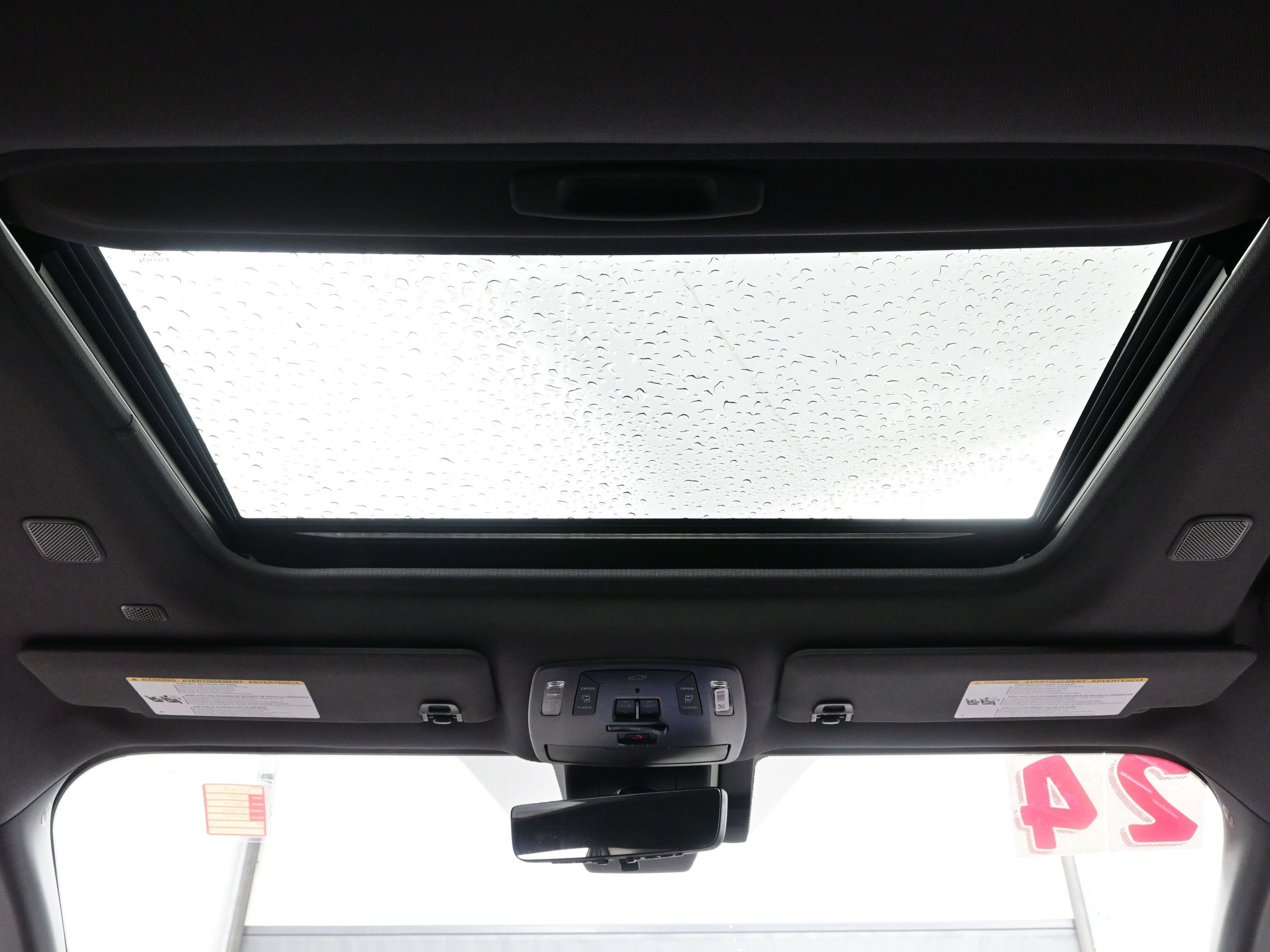 Used 2024 Toyota Sienna Platinum image 18