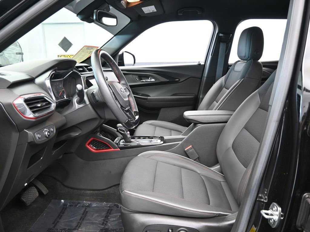 Used 2023 Chevrolet TrailBlazer RS w/ Convenience Package image 11