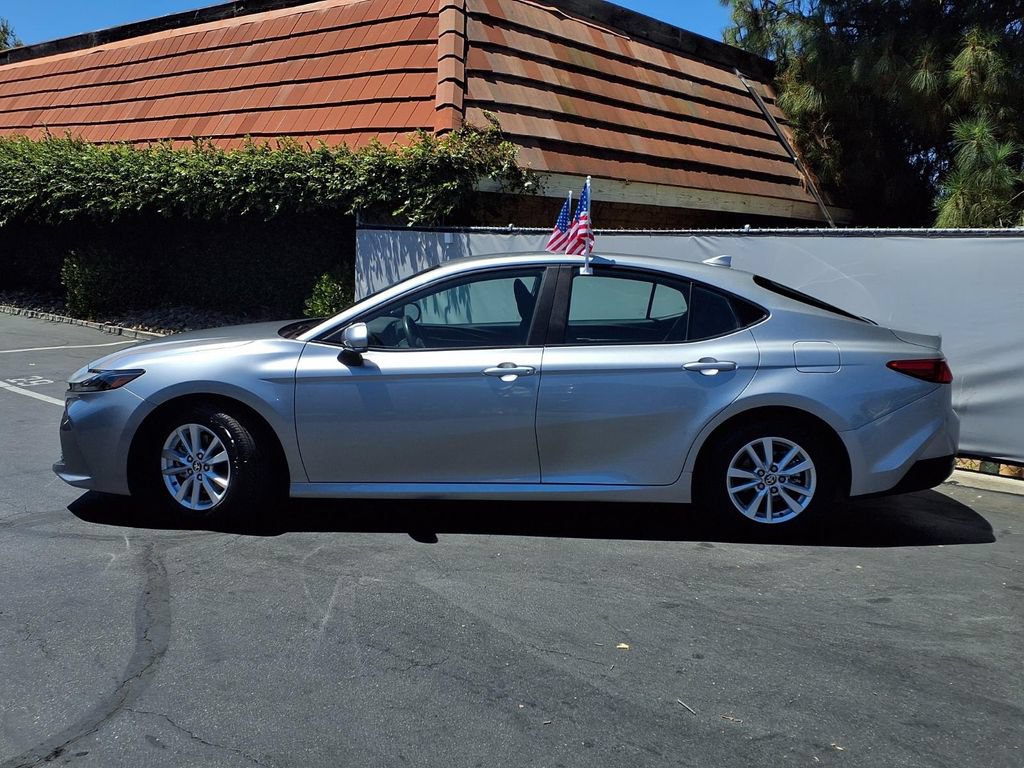 Used 2025 Toyota Camry LE FWD image 4