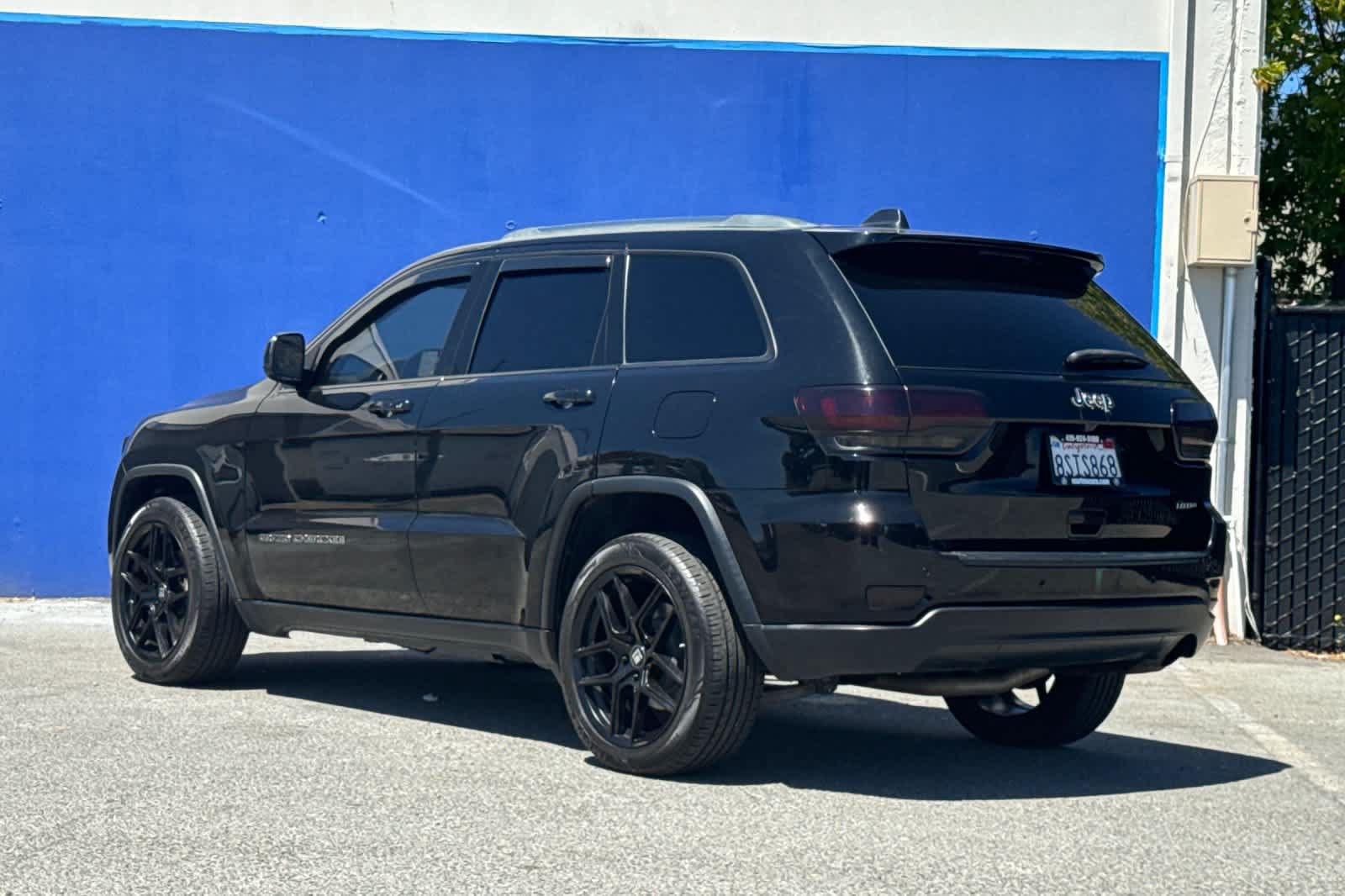 Used 2020 Jeep Grand Cherokee Laredo w/ Laredo X Package RWD image 5