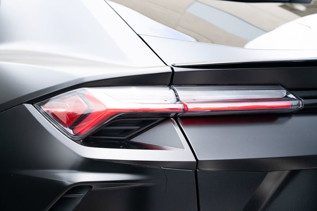 Used 2021 Lamborghini Urus AWD/4WD image 21