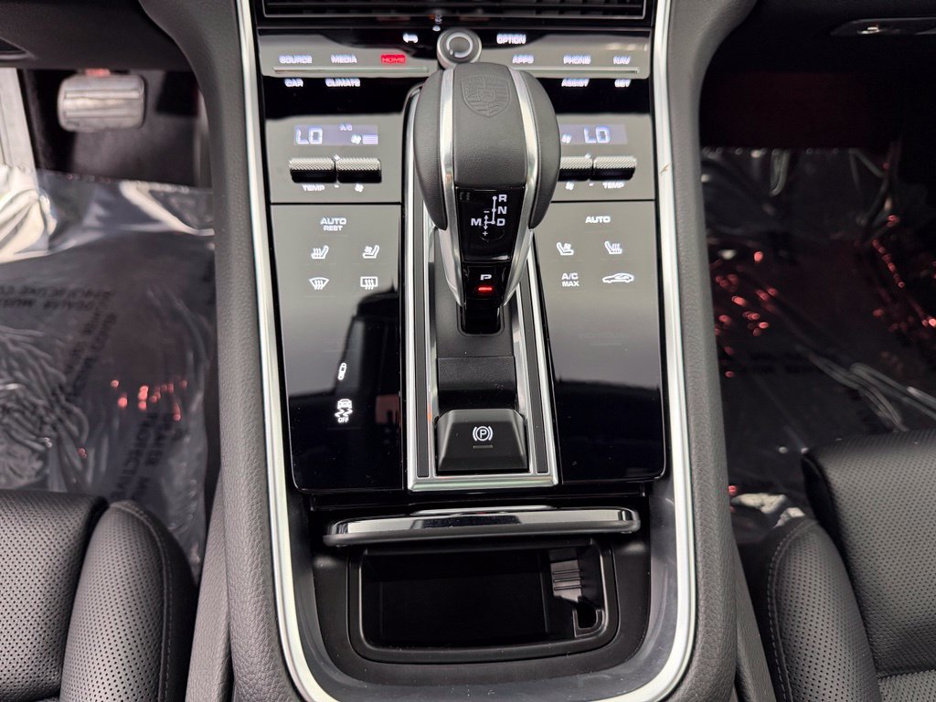 Certified 2023 Porsche Panamera 4 Platinum Edition AWD/4WD image 34