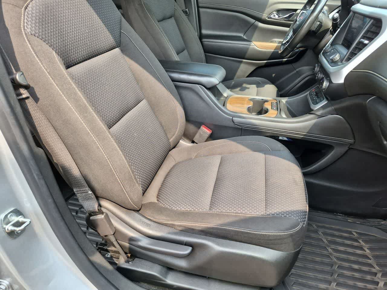 Used 2020 GMC Acadia SLE FWD image 22