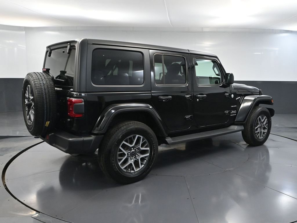 Used 2024 Jeep Wrangler Sahara image 5