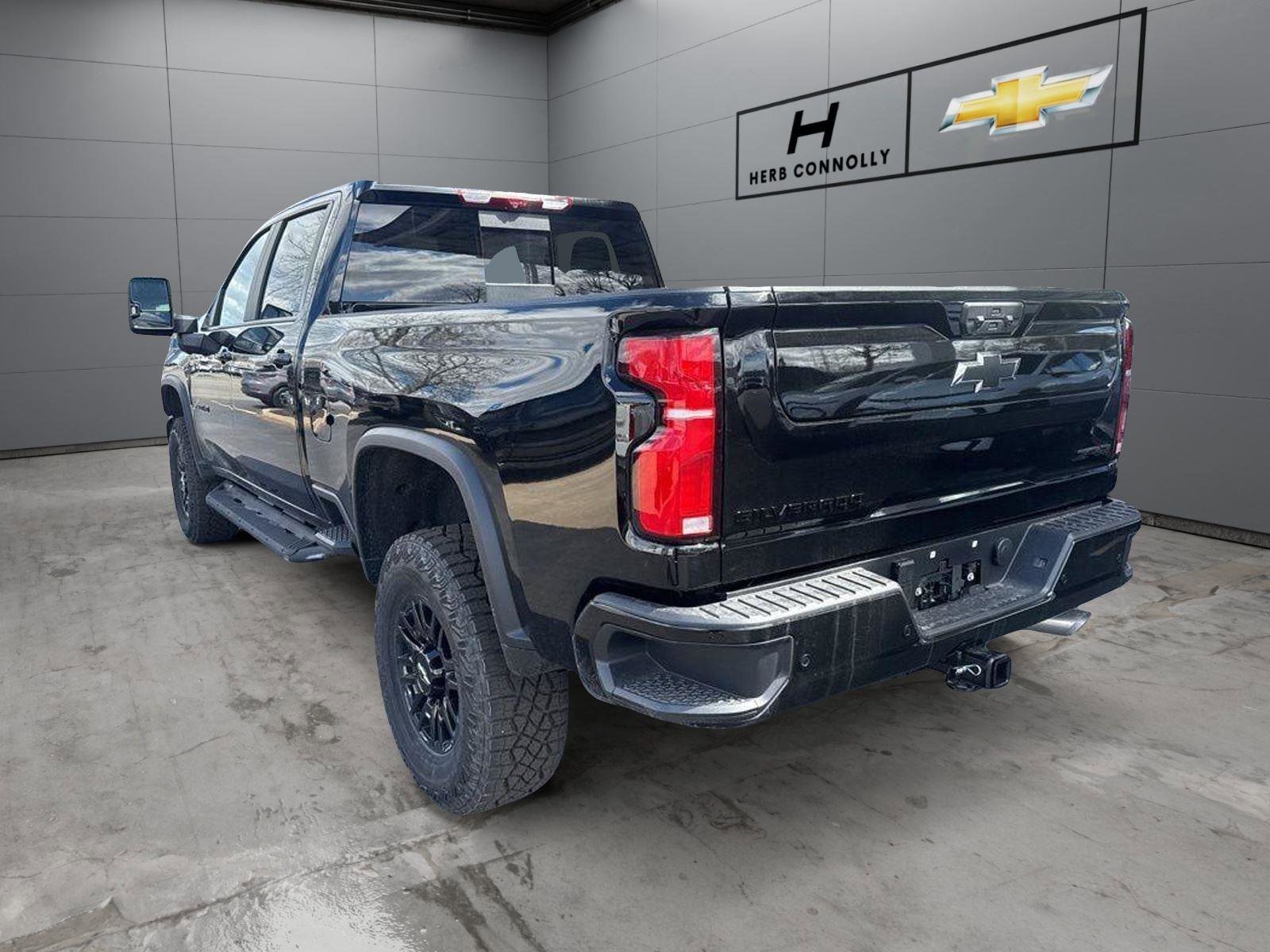 New 2026 Chevrolet Silverado 2500 ZR2 w/ LPO, Dark Essentials Package AWD/4WD image 9