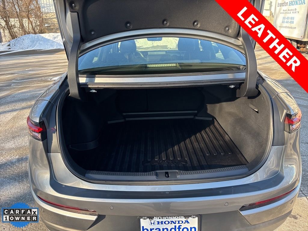 Used 2023 Toyota Crown Limited image 29