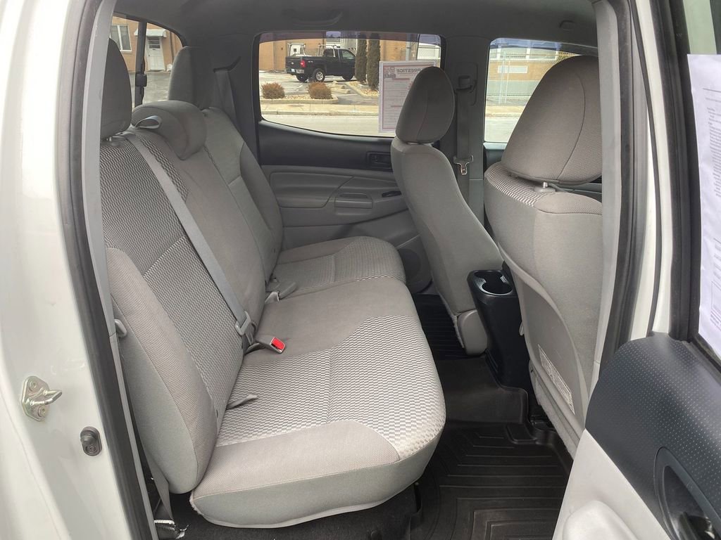 Used 2014 Toyota Tacoma 4x4 Double Cab w/ SR5 Package image 26