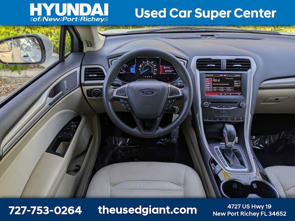 Used 2014 Ford Fusion SE FWD image 17