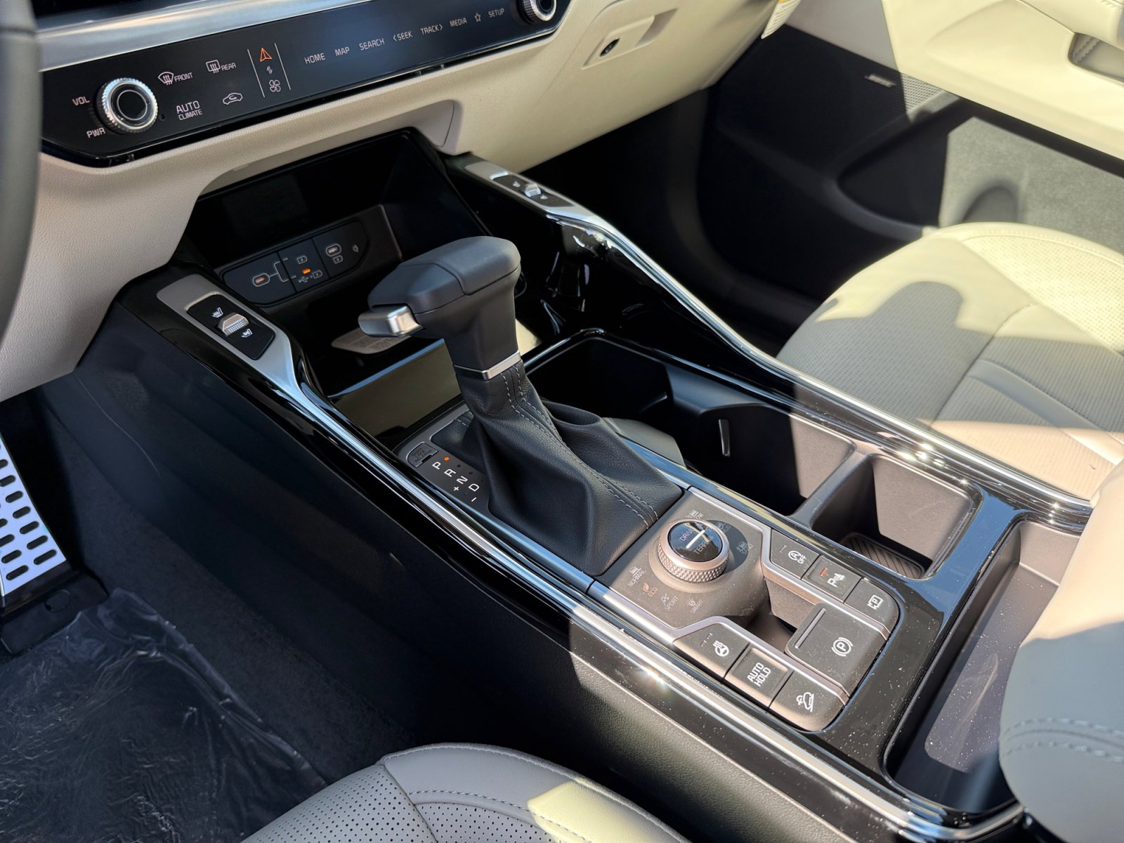 New 2026 Kia Sorento SX image 13