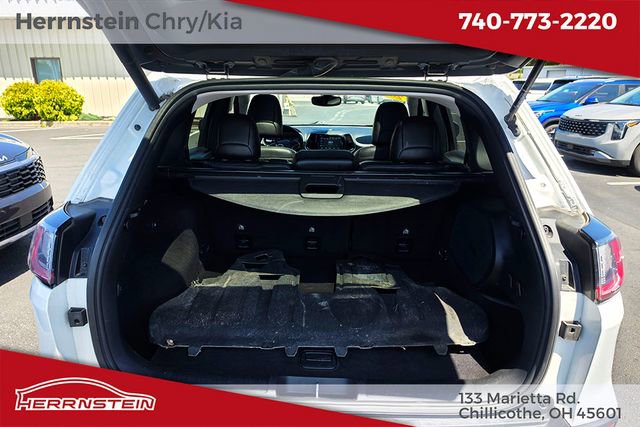 Used 2020 Jeep Cherokee Limited w/ Luxury Group AWD/4WD image 25