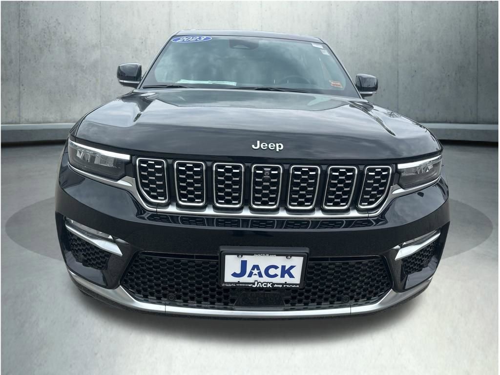 Used 2023 Jeep Grand Cherokee Summit w/ Luxury Tech Group V AWD/4WD image 10