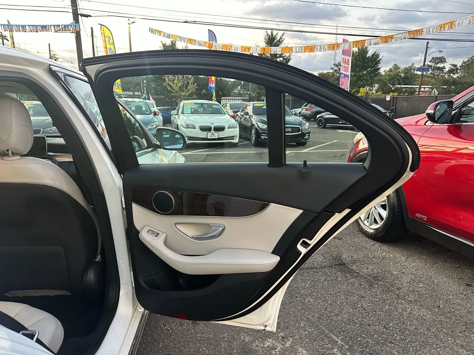 Used 2018 Mercedes-Benz C 300 4MATIC Sedan image 18