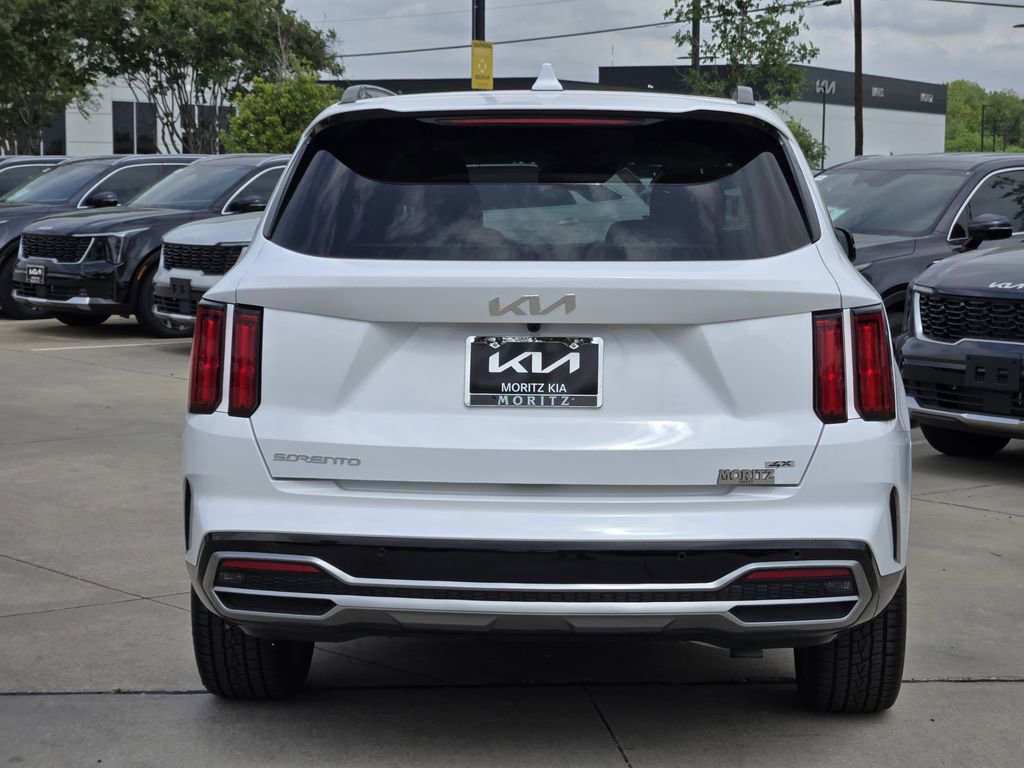 Certified 2023 Kia Sorento SX image 13