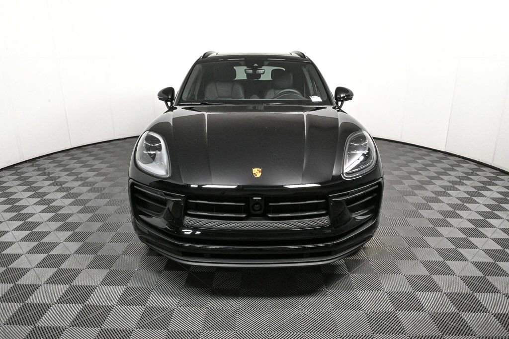 Certified 2026 Porsche Macan AWD/4WD image 36