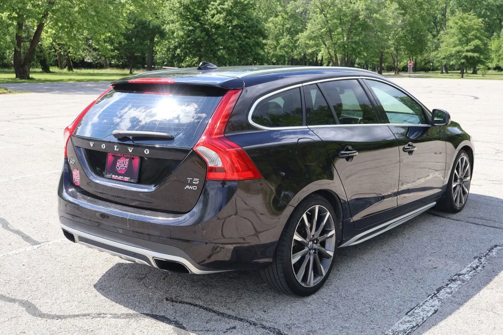 Used 2015 Volvo V60 T5 Premier Plus AWD/4WD image 5