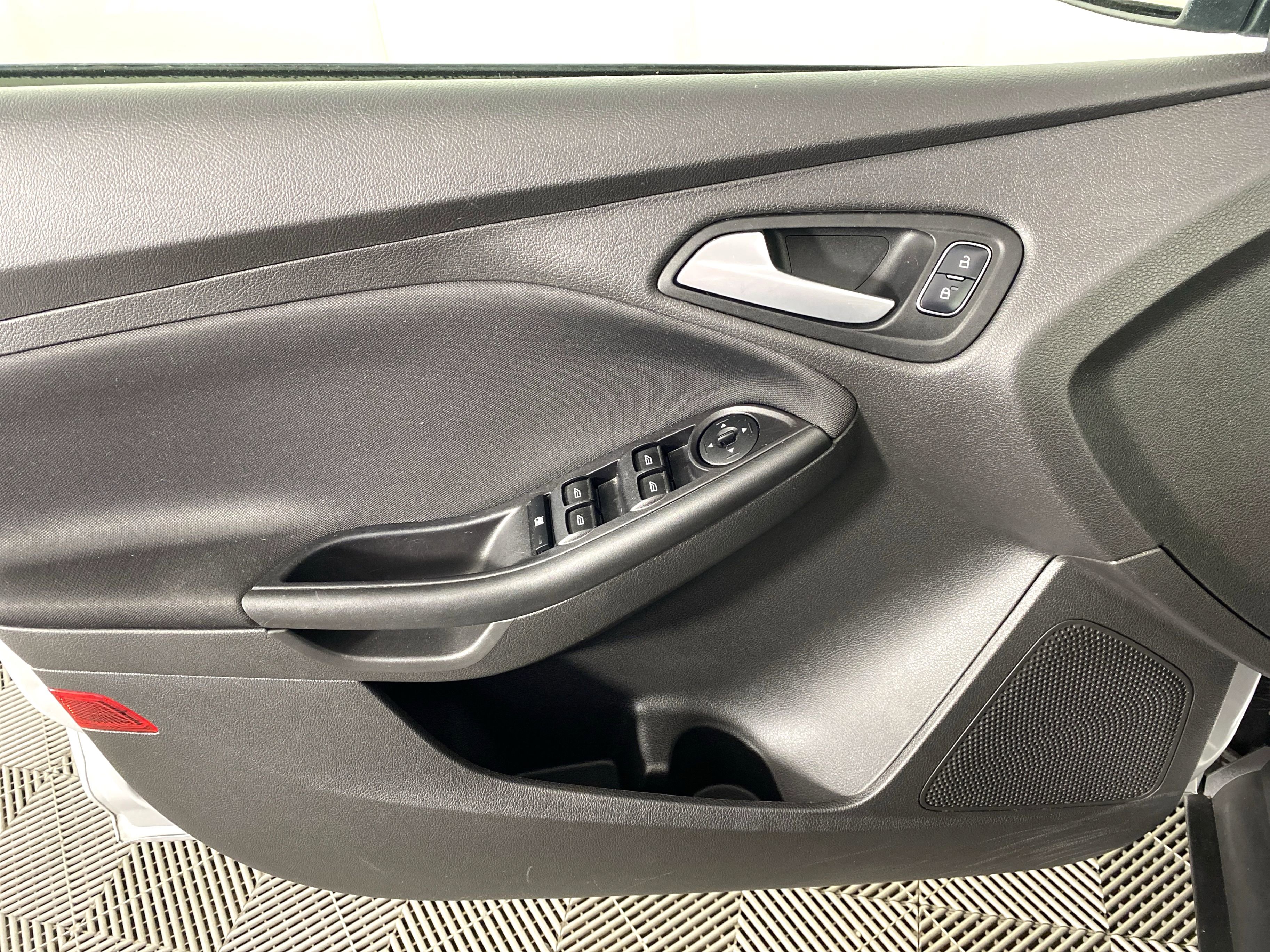 Used 2018 Ford Focus SE image 13