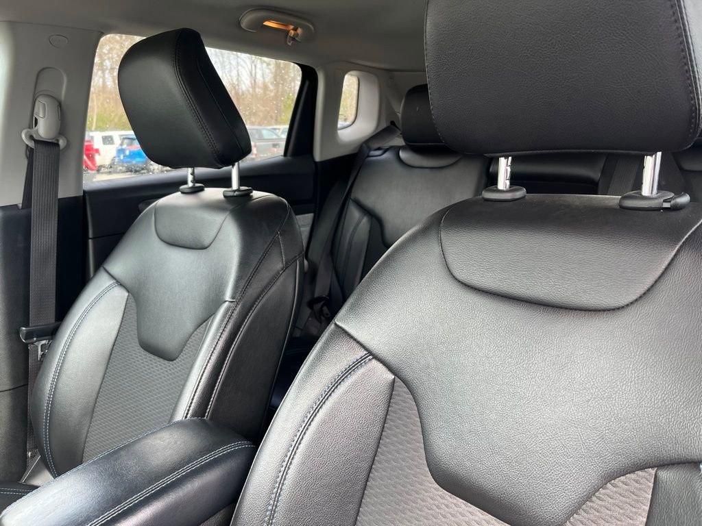 Used 2022 Jeep Compass Latitude image 8