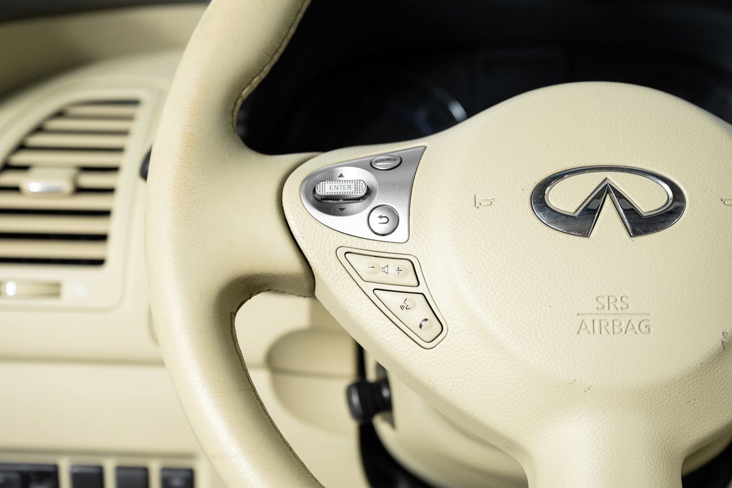 Used 2014 INFINITI QX70 AWD w/ Premium Package image 31