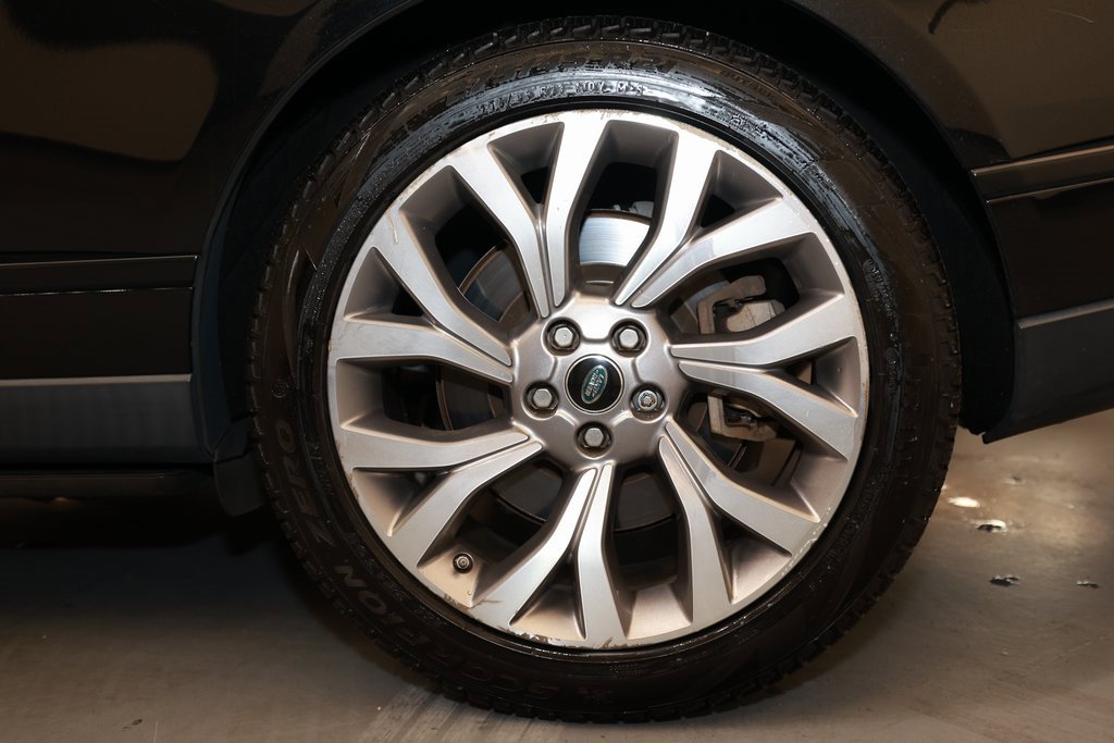 Used 2019 Land Rover Range Rover HSE image 24