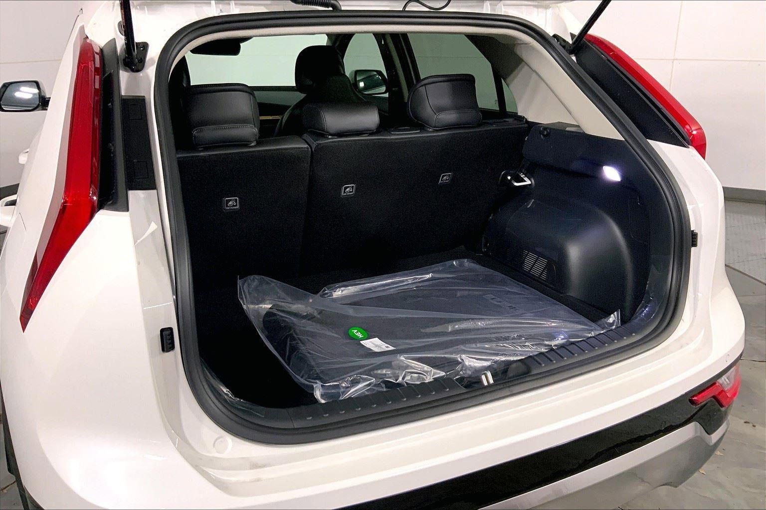 New 2025 Kia Niro EX Touring image 5