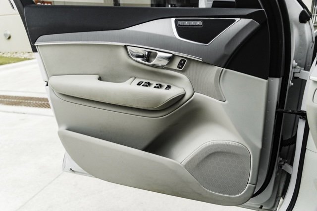 Used 2021 Volvo XC90 T5 Momentum w/ Climate Package image 18