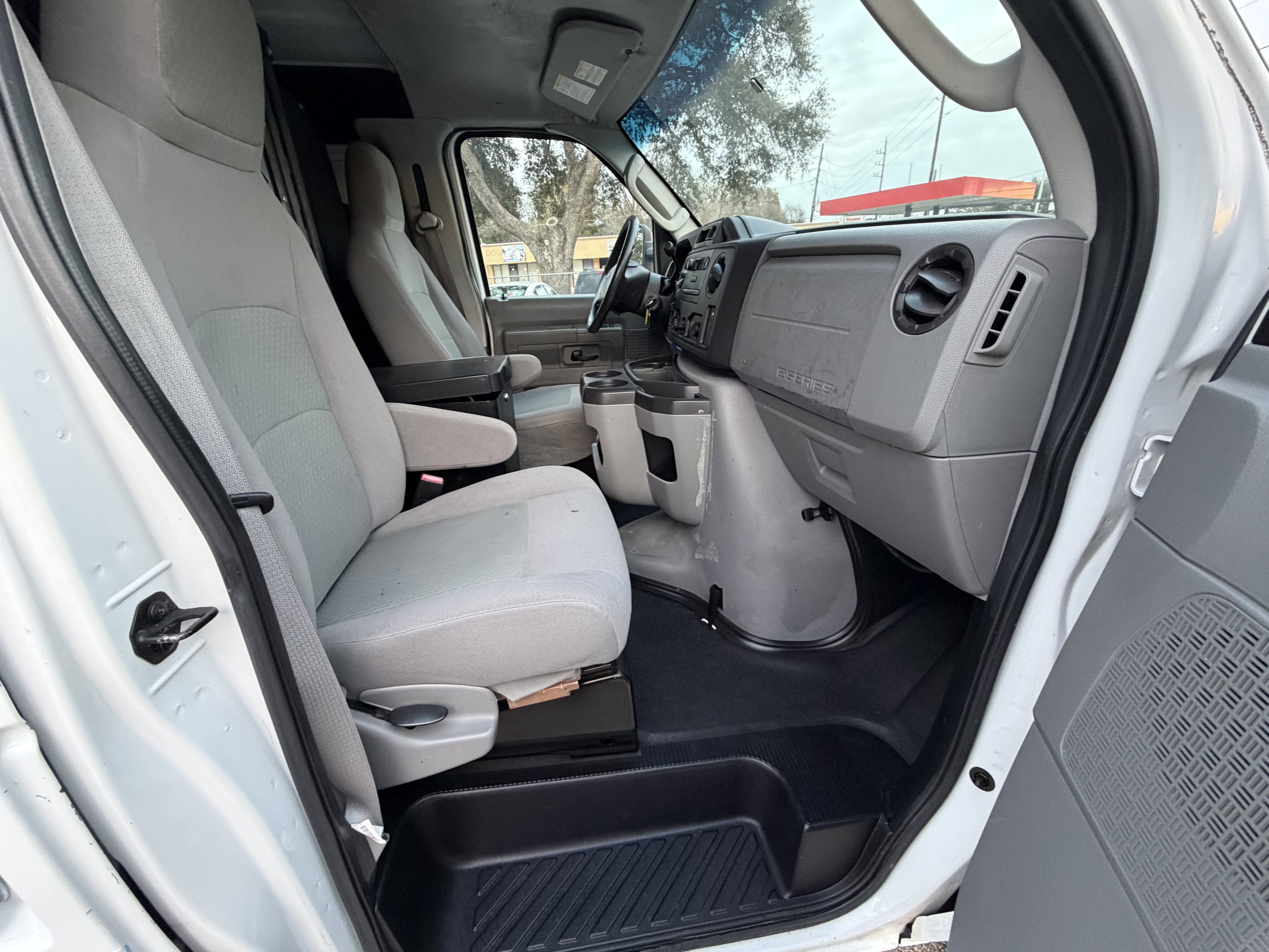 Used 2012 Ford E-250 and Econoline 250 w/ PWR Group RWD image 14