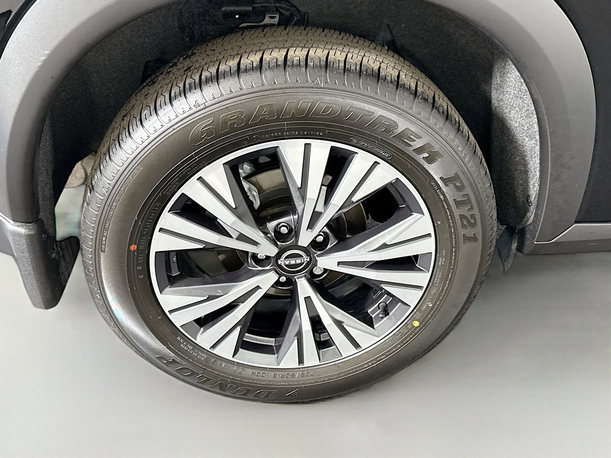 Used 2023 Nissan Rogue SV image 33