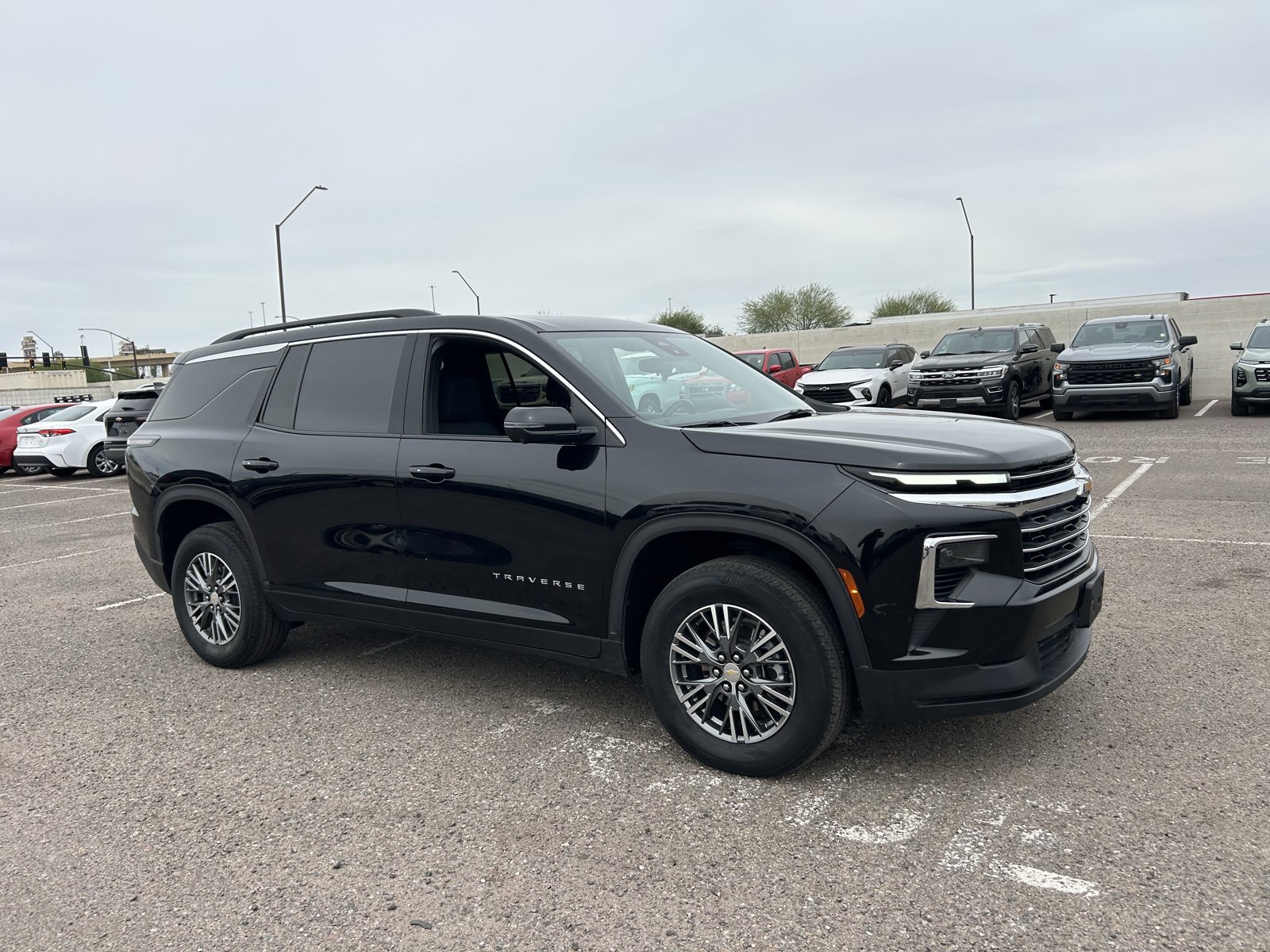 Used 2024 Chevrolet Traverse LT FWD image 6