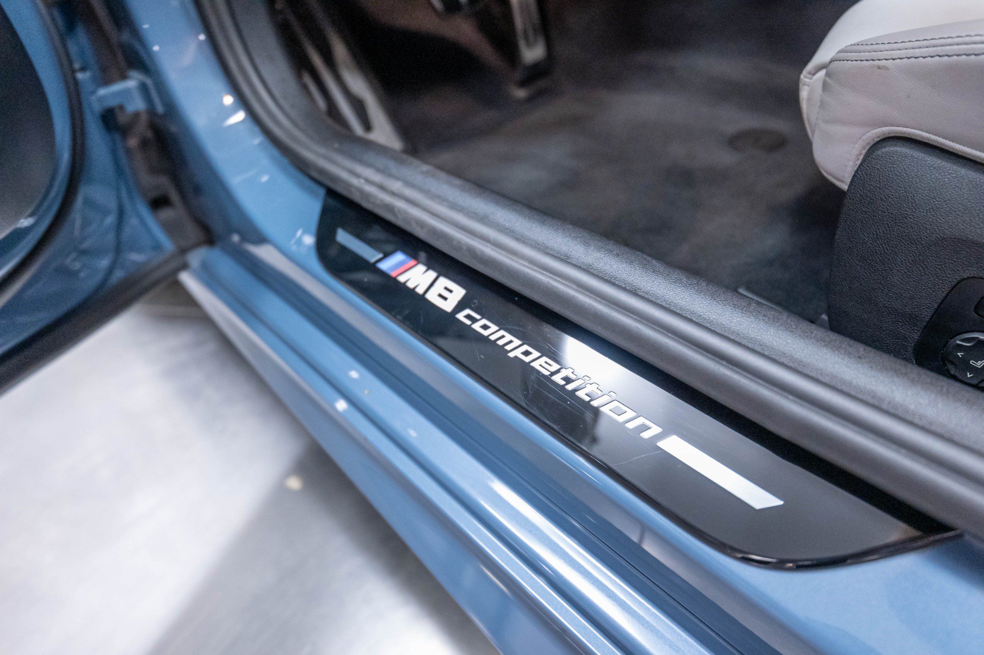 Used 2022 BMW M8 Gran Coupe xDrive Competition w/ M Carbon Exterior Package AWD/4WD image 10