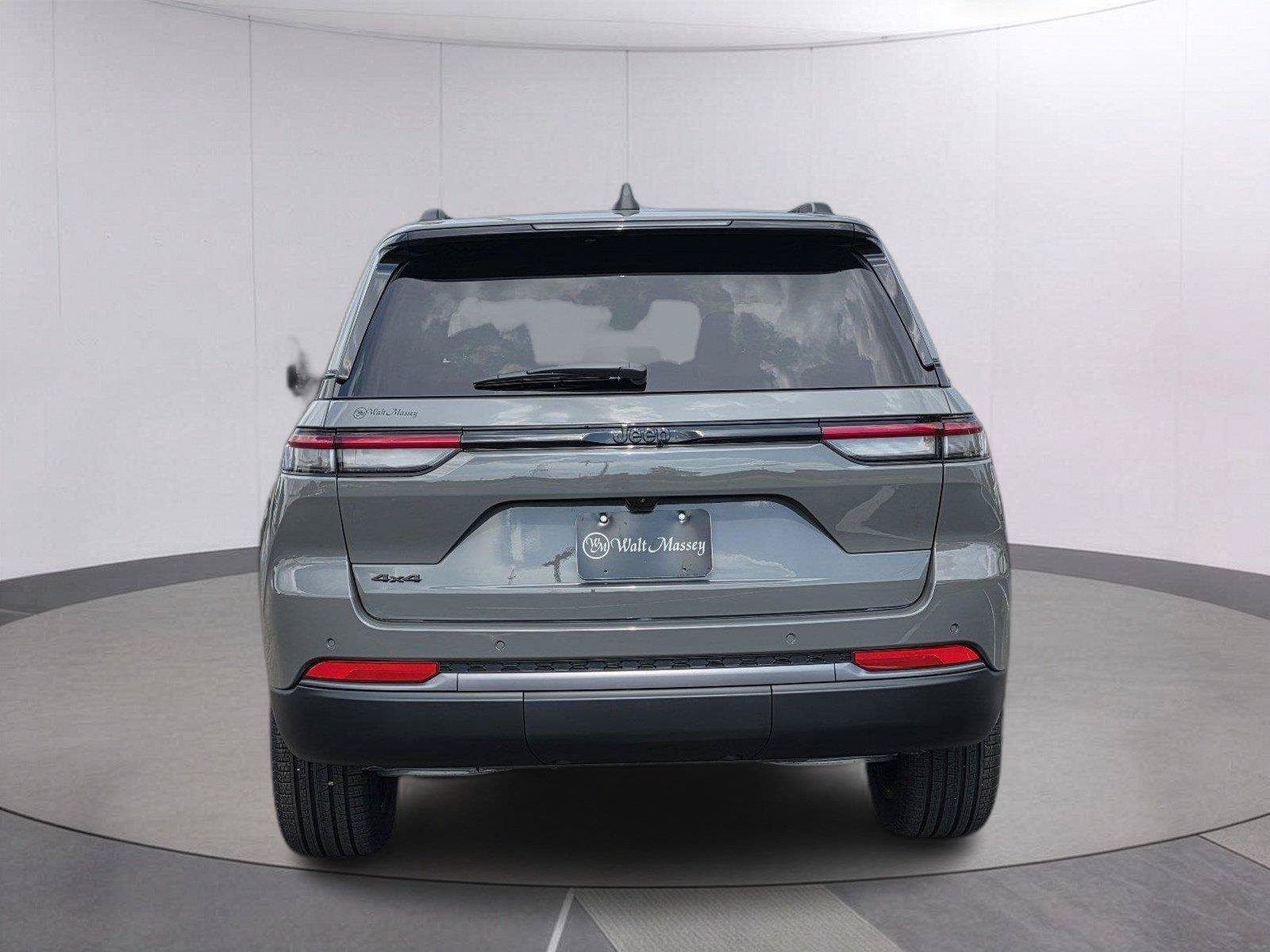 New 2027 Jeep Grand Cherokee Limited w/ Trailer Tow Package AWD/4WD image 6