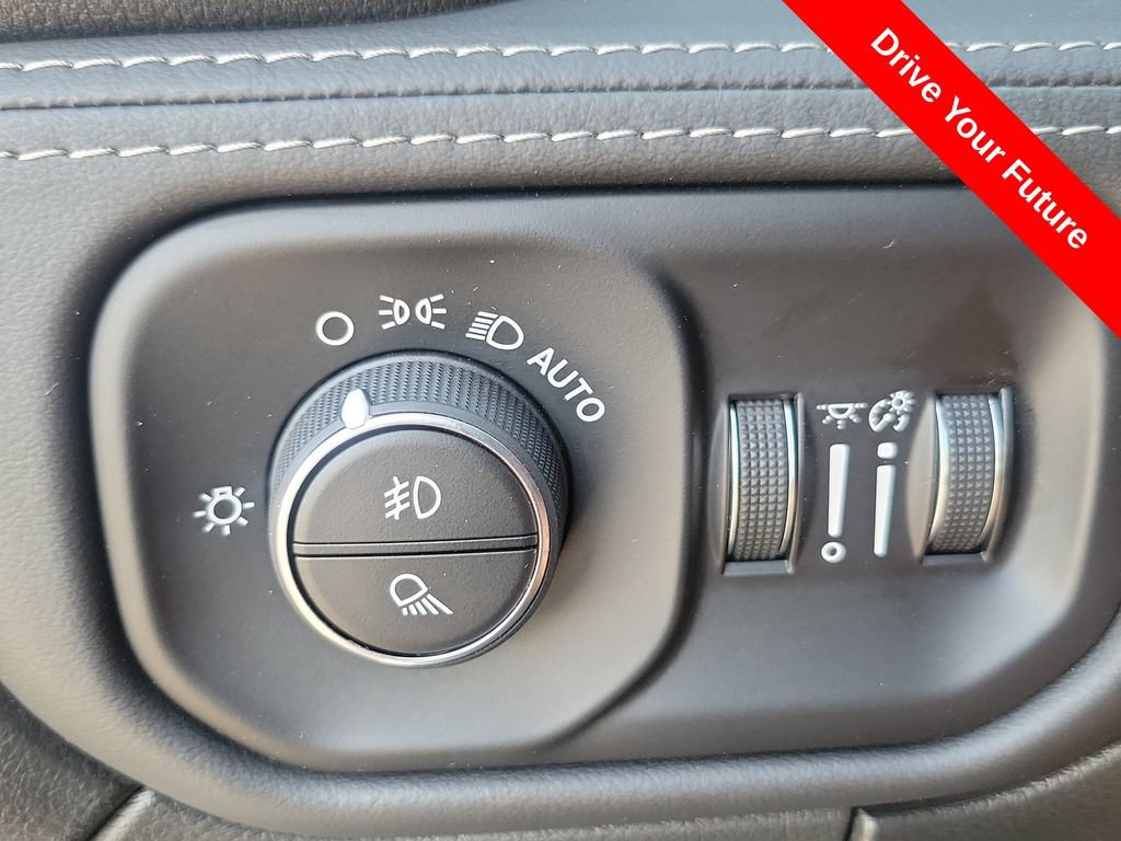 Used 2023 RAM 2500 Limited w/ Night Edition AWD/4WD image 17