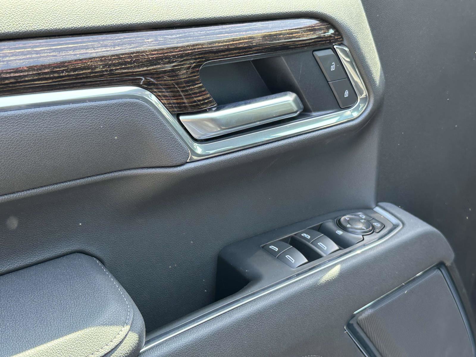 New 2025 GMC Sierra 1500 SLE w/ Preferred Package image 16