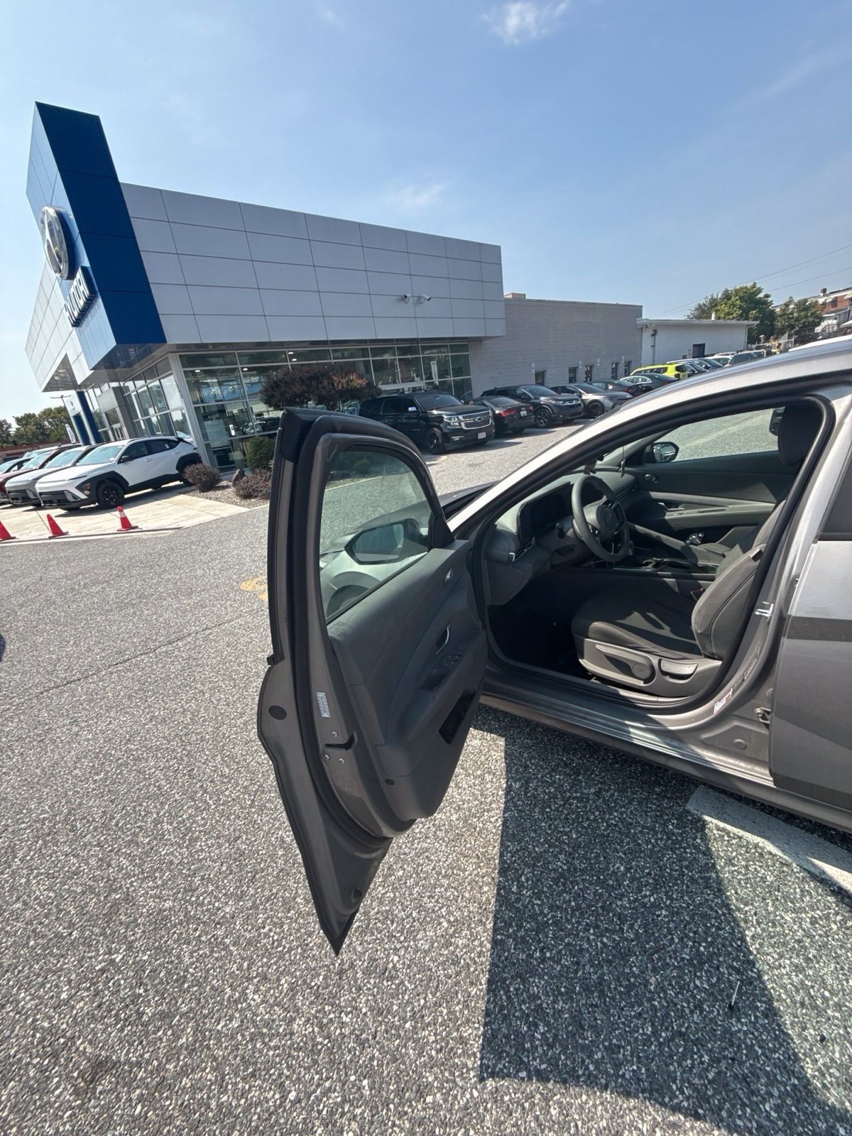 Used 2023 Hyundai Elantra SEL FWD image 17