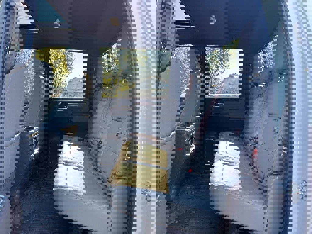 Used 2024 GMC Sierra 2500 SLT image 11