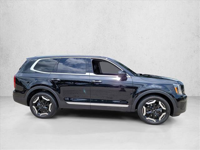 Used 2025 Kia Telluride S FWD image 4