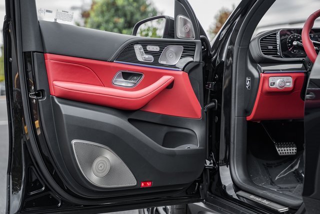 New 2026 Mercedes-Benz GLS 580 4MATIC image 44