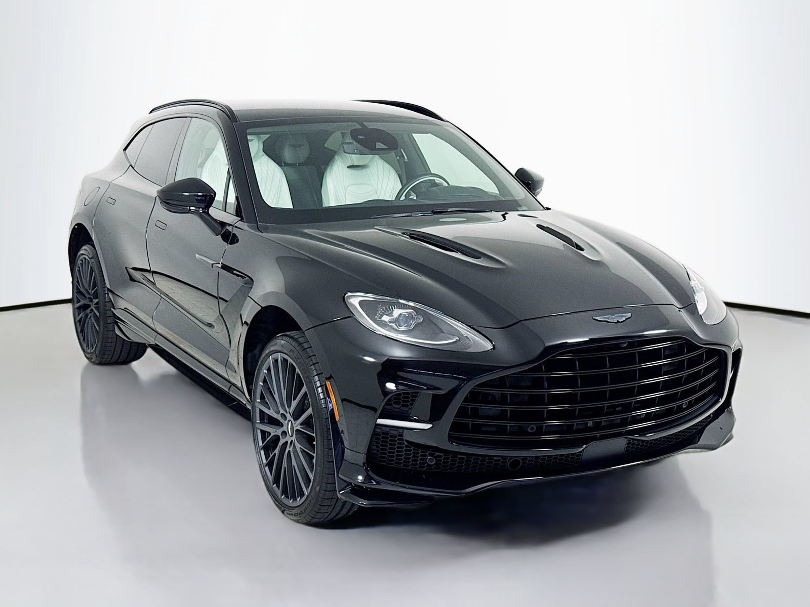Used 2023 Aston Martin DBX 707 AWD/4WD video 1