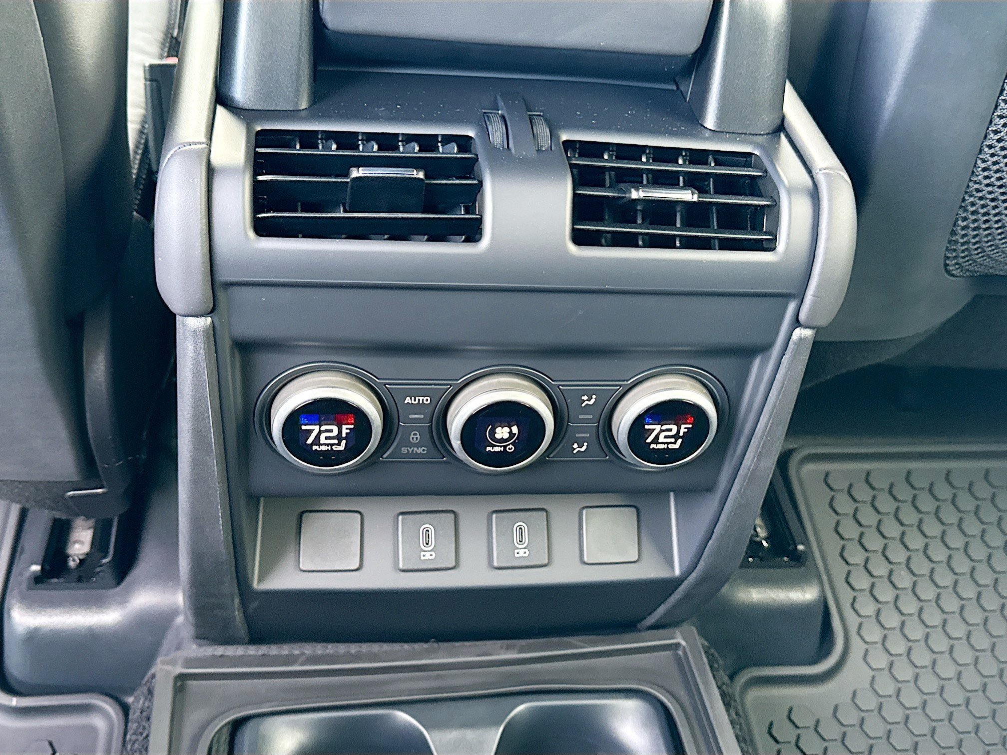 New 2026 Land Rover Defender 130 X-Dynamic SE AWD/4WD image 20