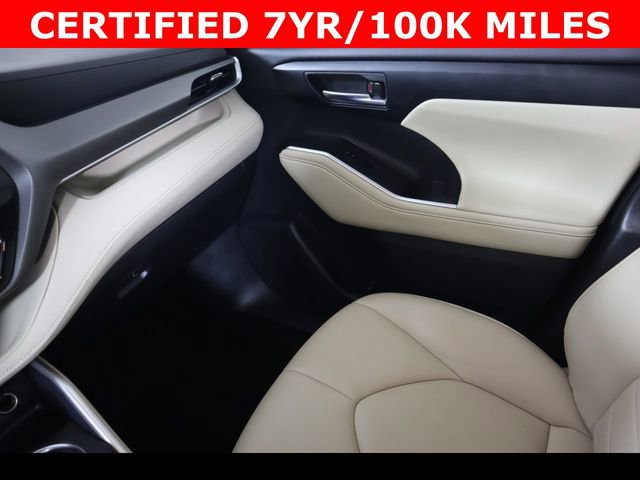 Used 2023 Toyota Highlander XLE FWD image 17
