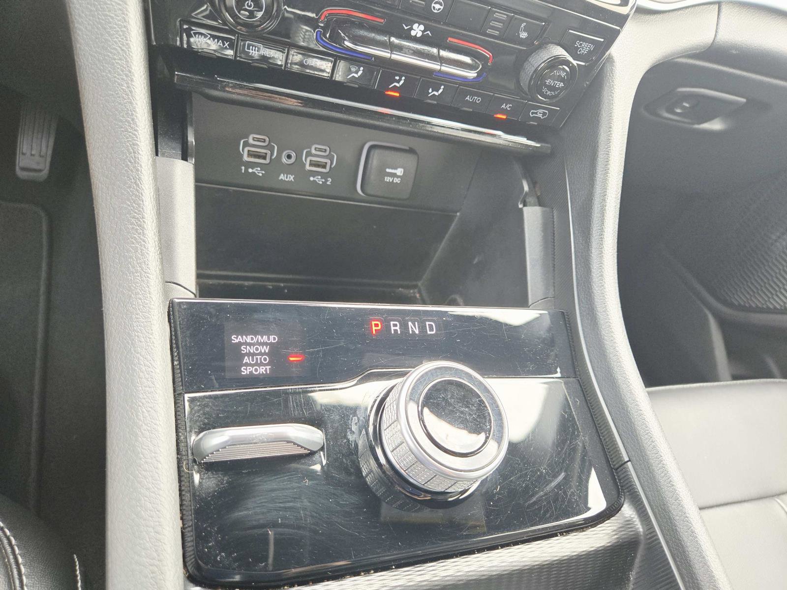 Used 2024 Jeep Grand Cherokee L Limited w/ Black Appearance Package image 33