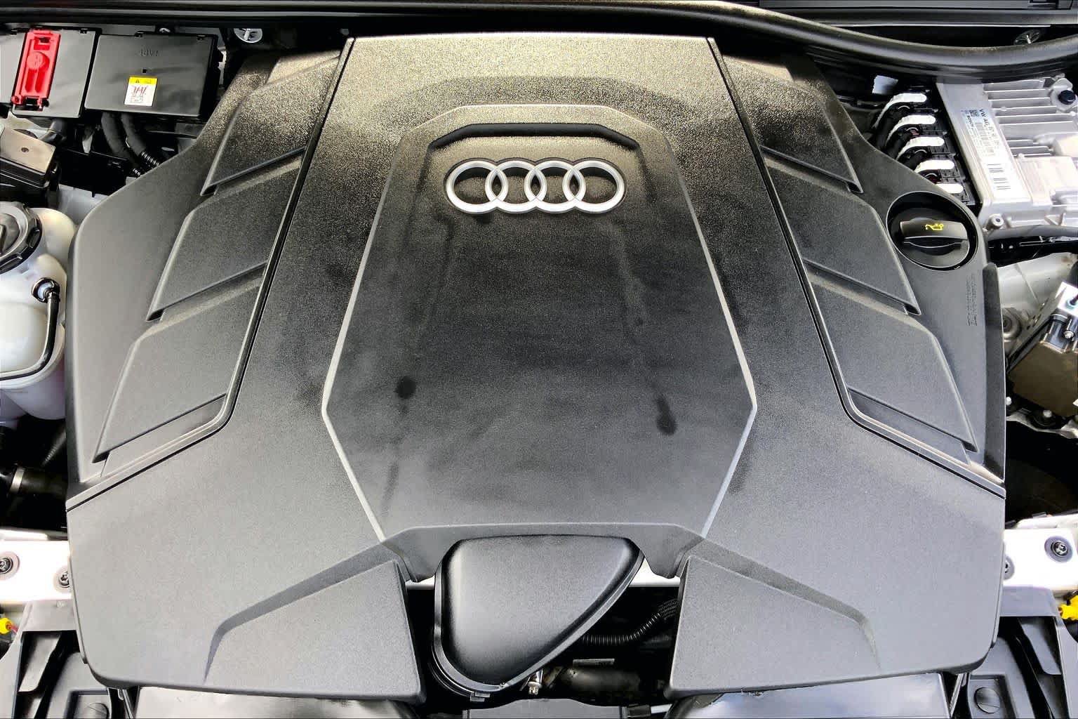 Used 2020 Audi Q8 Premium Plus w/ Premium Plus Package AWD/4WD image 31