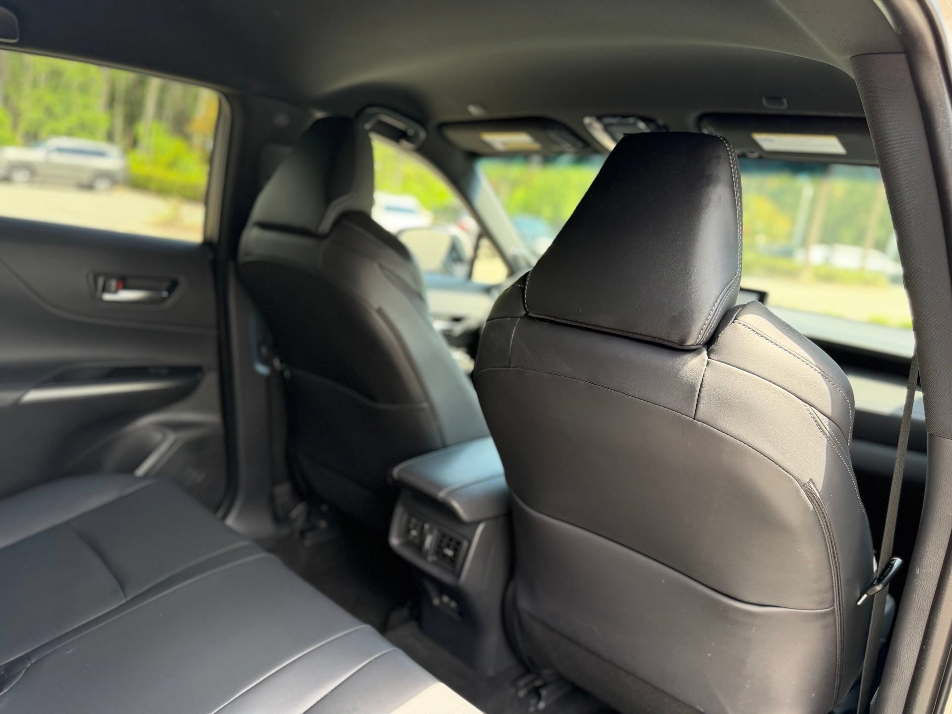 Used 2024 Toyota Venza XLE AWD/4WD image 17